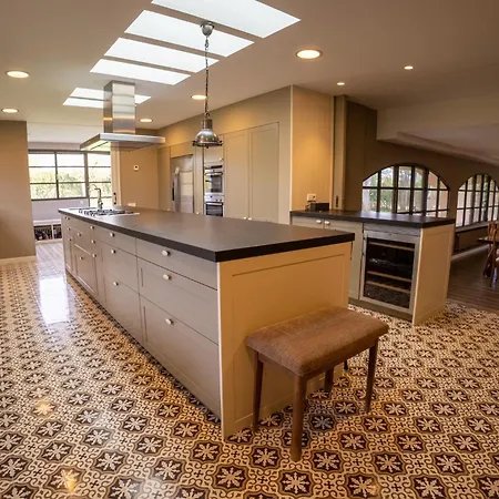 Estrelles Luxury Villa *